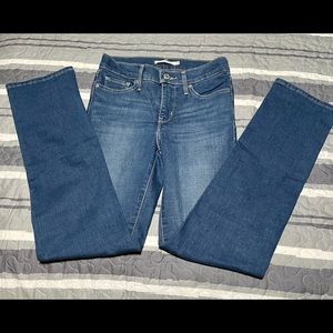 Women’s Levi 314 Shaping Straight Jean